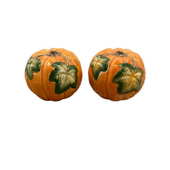 Pumpkin Thanksgiving salt and pepper shakers Halloween - Picture 1 of 9